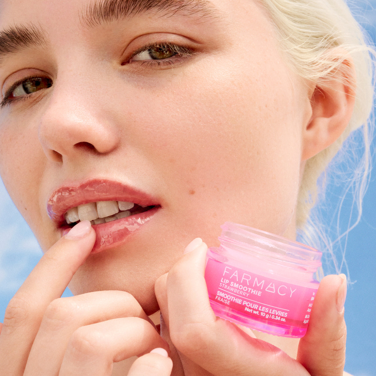 clinique vitamin c lip smoothie strawberry bliss Clinique Vitamin C Lip Smoothie Shade 06 Pink Me Up Full Size New Box Nourish your lips with our limited edition Strawberry Lip Smoothie Clinique Vitamin C Lip Smoothie